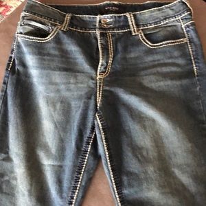 Nine West Women’s Stitched Jeans Size 14 - 31” inseam. Embellished back pockets